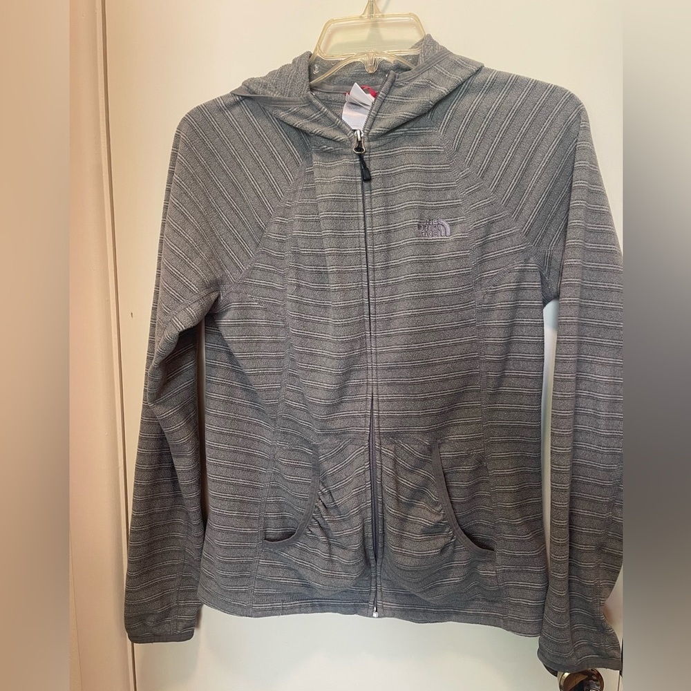 The North Face women Grey Textured Hoodie /has a hole in the hood , see pics